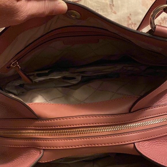 *NWT* Michael Kors Mollly Large Shoulder Tote in Leather - Picture 5 of 14